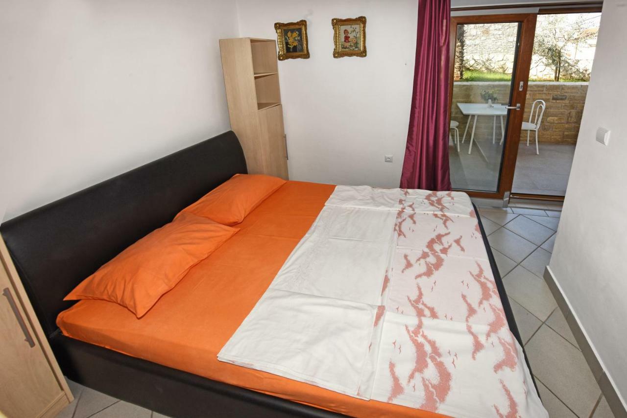 Apartments Nena Funtana Luaran gambar