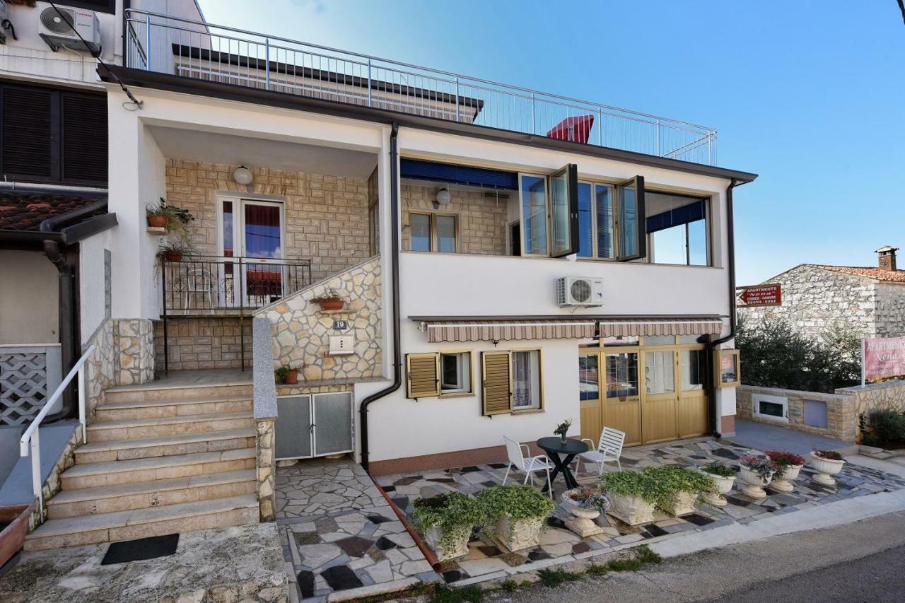 Apartments Nena Funtana Luaran gambar