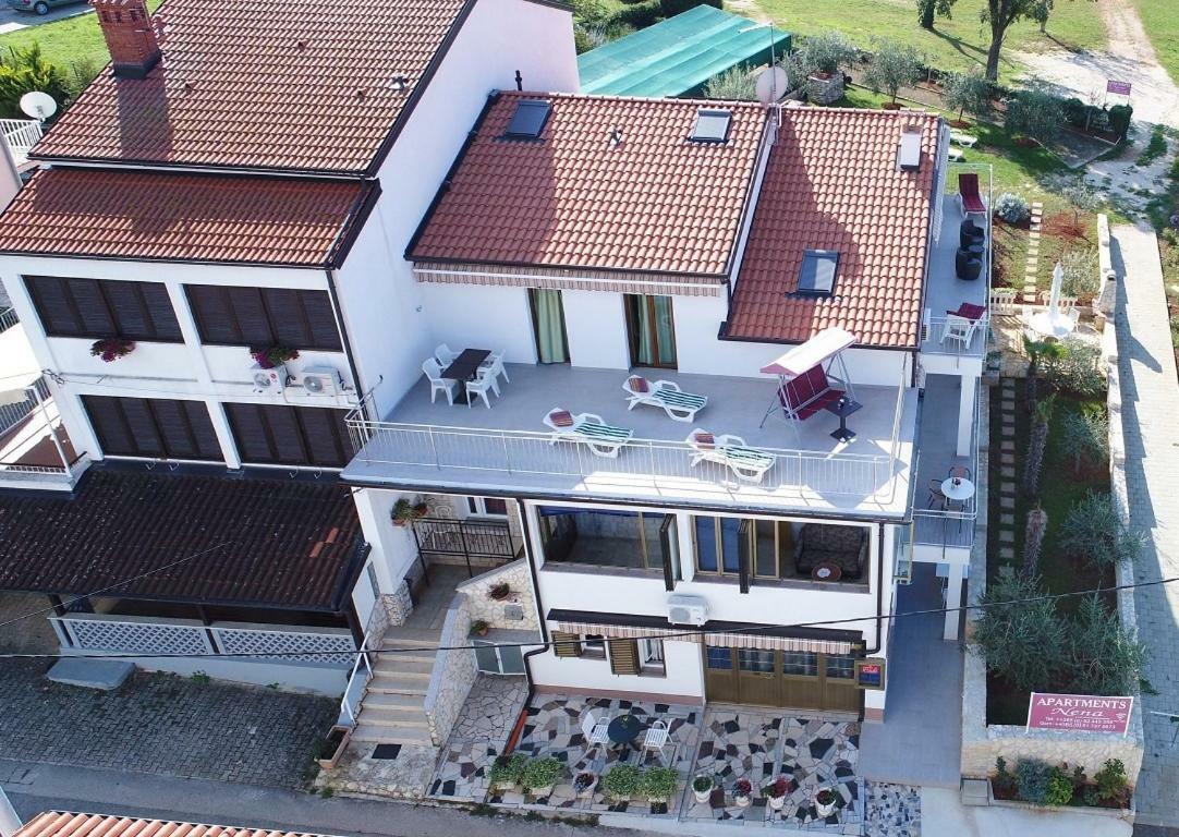 Apartments Nena Funtana Luaran gambar
